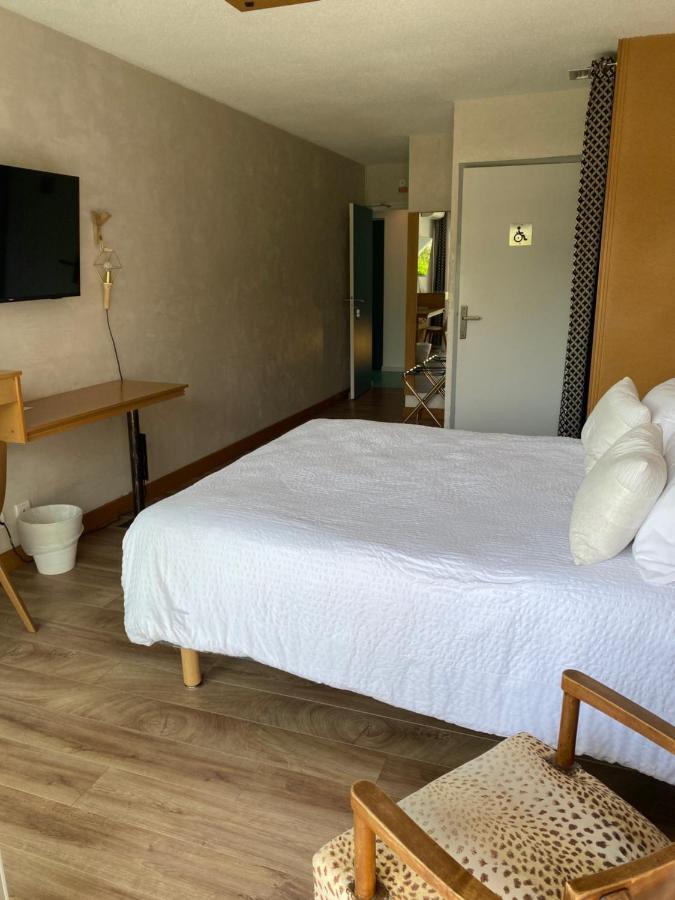 Hotel Saint-Clair, Cote Plage Ла-Гранд-Мот Экстерьер фото