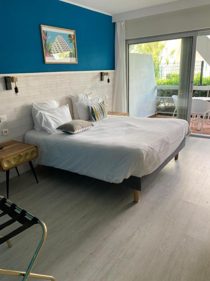 Hotel Saint-Clair, Cote Plage Ла-Гранд-Мот Экстерьер фото