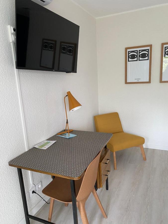 Hotel Saint-Clair, Cote Plage Ла-Гранд-Мот Экстерьер фото
