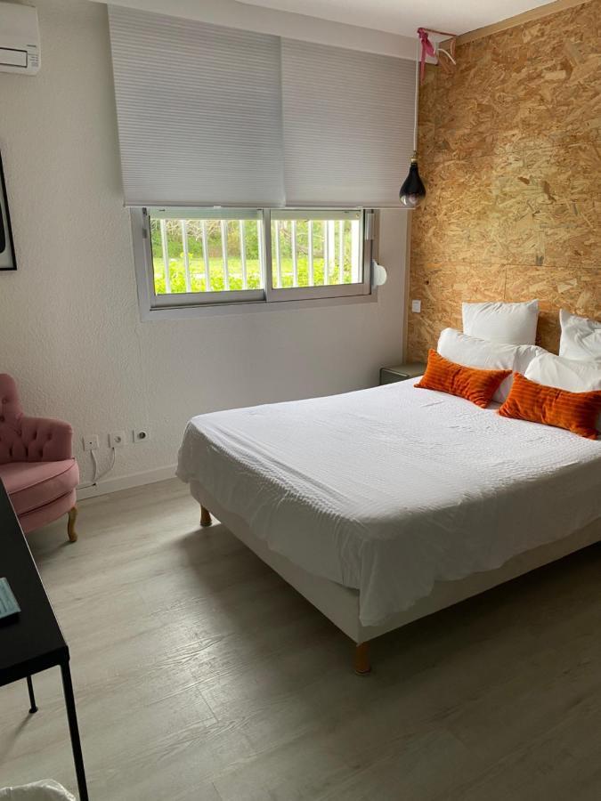 Hotel Saint-Clair, Cote Plage Ла-Гранд-Мот Экстерьер фото