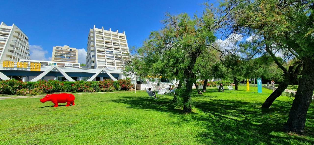 Hotel Saint-Clair, Cote Plage Ла-Гранд-Мот Экстерьер фото