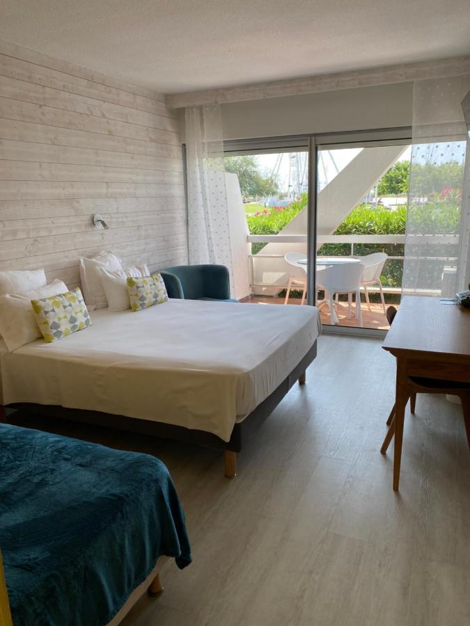 Hotel Saint-Clair, Cote Plage Ла-Гранд-Мот Экстерьер фото