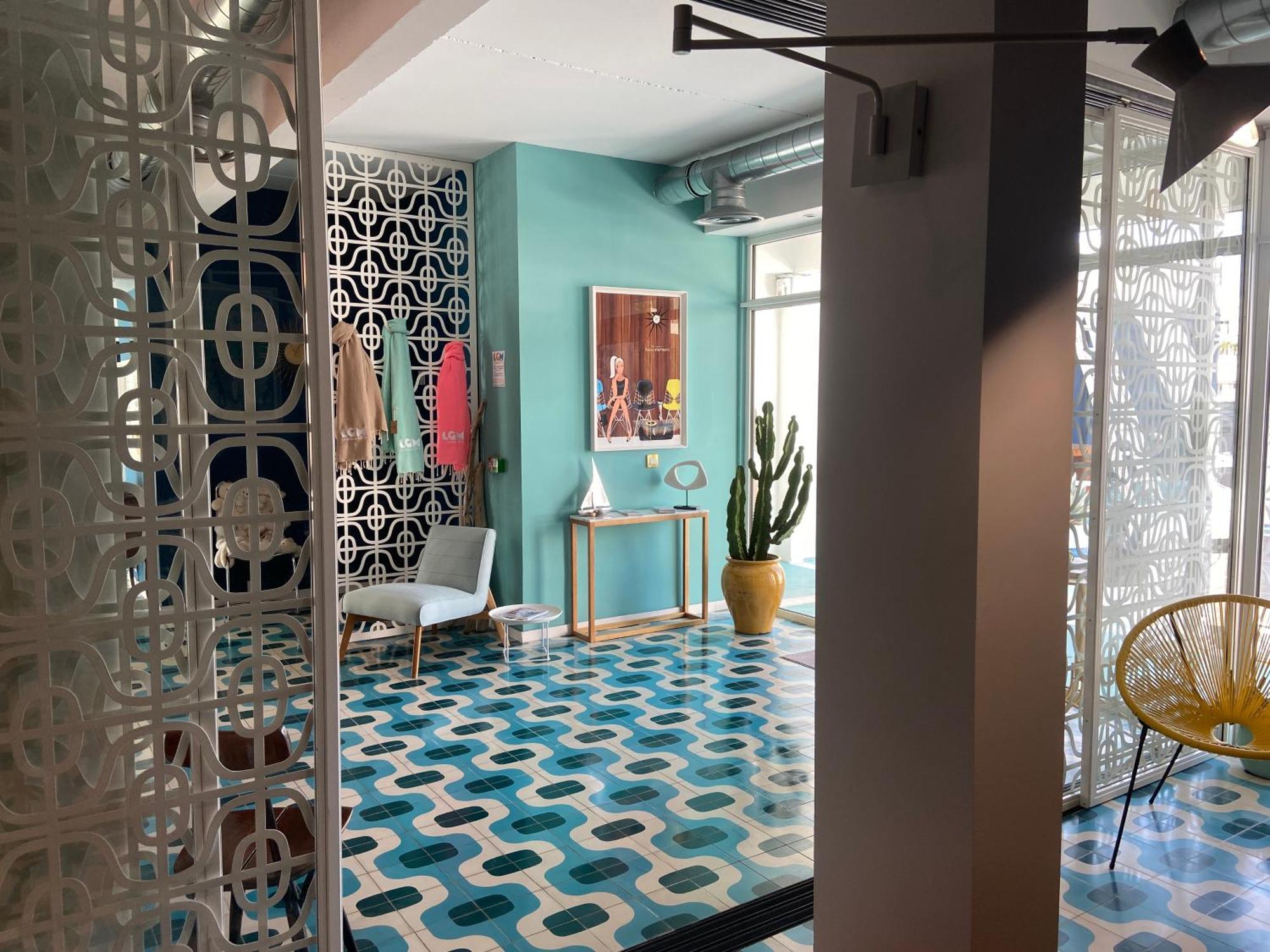 Hotel Saint-Clair, Cote Plage Ла-Гранд-Мот Экстерьер фото