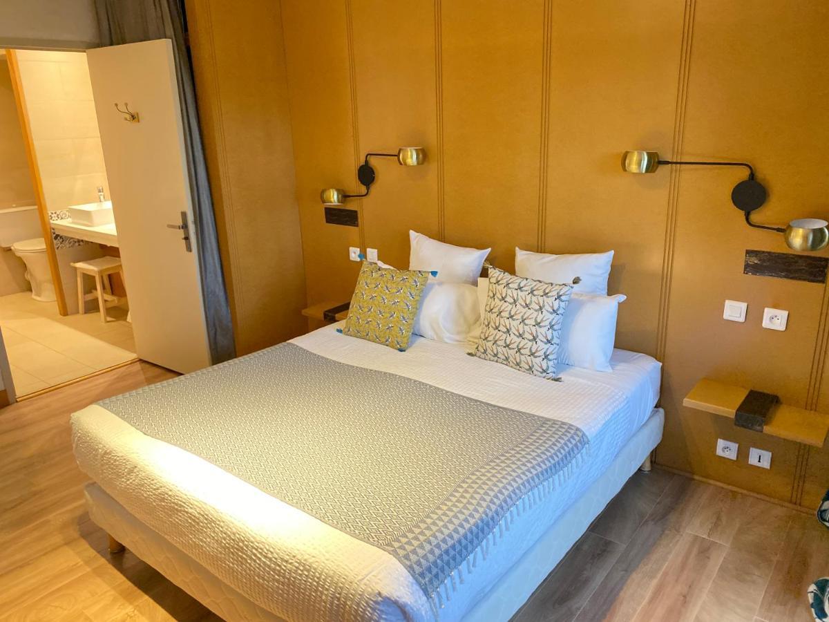 Hotel Saint-Clair, Cote Plage Ла-Гранд-Мот Экстерьер фото
